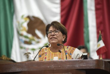 La diputada local de Morena, Martha Ávila, celebró la aprobación de la reforma Constitucional que va a impedir que un gobierno extranjero pueda intervenir en los procesos electorales de México y altere la voluntad popular. FOTO: Especial