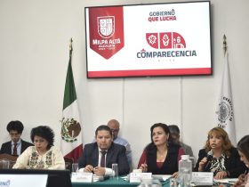 Óscar V. Machado / CDMX Magacín Al comparecer ante las comisiones unidas de Alcaldías y Límites Territoriales, y de Administración Pública Local del Congreso de la Ciudad de México, el Alcalde de Milpa Alta, José Octavio Rivero Villaseñor, planteó realizar una reunión de los 16 alcaldes y alcaldesas con esta soberanía capitalina para analizar el presupuesto que se destinan cada año a las demarcaciones. Argumento que en el caso de Milpa Alta los recursos no son suficientes para atender las demandas de los más de 160 mil habitantes que viven en esta jurisdicción del sur de la capital del país, a pesar de que en los últimos 2 años se ha incrementado 150 millones de pesos por año, estos incrementos se van para cubrir el déficit de la alcaldía, del capítulo 1000 principalmente, que corresponde a los salarios, más la inflación. “Del año 2025 yo calculo que nos quedó como 1.5, 2% de presupuesto real para canalizar hacia la ciudadanía. En mi caso particular, nosotros necesitamos al menos un aumento de 10% en el presupuesto anual”. Ante eso, en el Salón Herberto Castillo del recinto parlamentario capitalino, el edil propuso realizar una reunión de los 16 alcaldes con los diputados para analizar cuánto es lo qué se va a gastar al año, tomando en cuenta la inflación que se aumenta en salarios, “a partir de eso, que nos puedan dar un planteamiento de un aumento real para que nosotros podamos tener mejores programas, podamos aumentar obra pública, mas recursos a otras partidas para incrementar el nivel de vida de las personas”. En su comparecencia, Rivero Villaseñor recalcó que su gobierno ha reducido la inseguridad en 18%, porque se han incrementado diversas acciones como la adquisición de 3 patrullas pick up, 20 motopatrullas, la implementación del programa “Barrio alerta” con el cual se han concretado 251 asambleas vecinales, se construyeron 3 casetas de vigilancia en 3 de los 12 pueblos originarios. Añadió que su gobierno construyó un centro de monitoreo con capacidad para 1,200 cámaras, “ya se colocaron 300 y este año instaremos 450, lo que ha permitido ser la alcaldía con mayor respuesta en detención de delincuentes, pues de cada 2 delitos, en uno se detiene al responsable”. Añadió que se destinaron 40 millones de pesos para rehabilitar 7 plazas púbicas, así como para construir un parque ecoturístico en San Juan Tepenahuac, además se canalizaron 12 millones de pesos para rehabilitar los caminos rurales y reparar 13 mil baches en toda la demarcación, 8.5 millones para rehabilitar banquetas.   Al destacar que Milpa Alta fue en 2025 la única alcaldía que no padeció inundaciones, Rivero Villaseñor señaló que implementó el programa Operación Desagüe con un presupuesto de 10 millones de pesos, que también usó para dar mantenimiento a 33 barrancas. “También ayudó a esto que adquirimos 5 nuevos camiones de basura”. En Desarrollo social, destacó la puesta en marcha del programa “Bebe Digno”, único en la ciudad y en el país, con la construcción de 10 Bebetecas que benefician a más de 2 mil infantes (de 0 a 10 años) con actividades como estimulación y aprendizaje de habilidades cognitivas, sociales y emocionales, incluso se les otorga clases de náhuatl. Este programa recibió el Premio Intercontinental de Alcaldes y Gobernadores, otorgado por el Consejo de Líderes y Empresarios a Nivel Internacional. Añadió que en el año 2025 su gobierno apoyó con 13 mil pesos a productores de nopal con lo cual canalizó 72 millones de pesos y en 2026 estos recursos crecieron a 76 millones de pesos para darles 14 mil pesos, “pero con el apoyo del gobierno capitalino, cada productor recibirá 17 mil pesos”. Rivero Villaseñor destacó la implementación del programa “Protectora de la Salud” que tiene el objetivo de atender a 10 mil milpatenses. En su primera parte cuenta con una clínica que ofrece servicios gratuitos de medicina general, odontología, laboratorio clínico, servicios de optometría. Apuntó que con el esquema “Alimento digno” en 2025 se beneficiaron a 13,500 personas con la entrega de una despensa, se entregaron 250 apoyos a personas con discapacidad, 400 aparatos auditivos y andaderas. Con miras al Mundial de Futbol 2026, el edil dijo que se buscará aprovechar que el Estadio Azteca se encuentra a 40 minutos de la demarcación, por lo que se rehabitaron diversas centros deportivos, se cuentan con 21 rutas turísticas del mole, nopal, miel, zona verdes, “muy pronto vamos a inaugurar el Museo de la Comida de Milpa Alta, tenemos el programa “Milpa Cultura” que se despliega en los 12 pueblos de la demarcación con actividades musicales, artísticas y de desarrollo como Yoga en el bosque o serenidad verde. Durante la comparecencia participaron las diputadas Elizabeth Mateos Hernández, presidenta de la Comisión de Administración Pública Local, Ileana Sánchez Chávez, presidenta de la Comisión de Alcaldías y Límites Territoriales, así como las legisladoras Leticia Haro Jiménez, Tania Larios Pérez, Luisa Ledezma Alpízar, Diana Barragán Sánchez, Yolanda García Ortega, así como el diputado Federico Chávez Semerena.