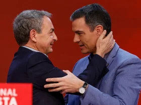 Este martes, el juzgado central de instrucción número 4 de la Audiencia Nacional de España notificó al expresidente, José Luis Rodríguez Zapatero su imputación como investigado por tráfico de influencias, blanqueo de capitales, falsedad documental y organización criminal en el caso del rescate (con 53 millones de euros) de la línea aérea Plus Ultra.