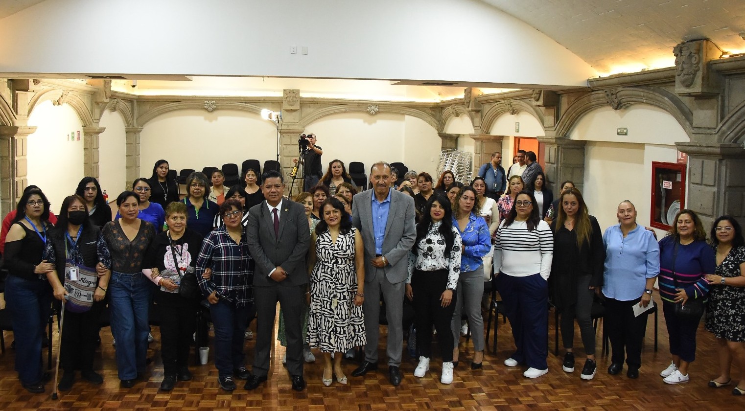 El “Curso de Formación Política para Mujeres Sindicalistas” se llevó a cabo en el Auditorio “Benito Juárez”, ubicado en el edificio “Zócalo” del Congreso local, y fue impartido por la activista y feminista Wendy Castalia.