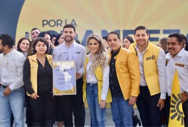 La presidenta del PRD Ciudad de México, Nora Arias participó este fin de semana en una importante reunión del Bloque Nacional del PRD, que aglutina a 10 dirigentes estatales. Fue en Michoacán, donde el presidente estatal, Octavio Ocampo Córdova se destapó para competir por la gubernatura de la entidad. FOTOS: Especial