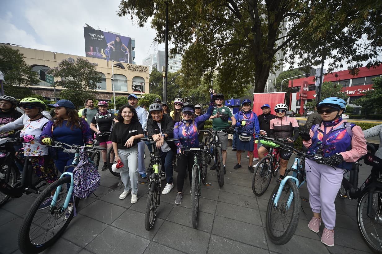En el marco del Día Mundial de la Bicicleta, que se conmemora cada 3 de junio, la Comisión de Movilidad Sustentable y Seguridad Vial del Congreso de la Ciudad de México llevó a cabo la Caravana Ciclista por la Movilidad Sustentable y la Seguridad Vial, con el objetivo de fomentar una movilidad más sustentable, segura e incluyente en la capital del país.