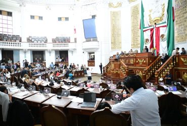 Desde los tiempos dorados del corporativismo priísta, los sindicatos aprendieron que la defensa de los trabajadores podía convivir perfectamente con los privilegios, las cuotas de poder y las canonjías administrativas. FOTO: Especial